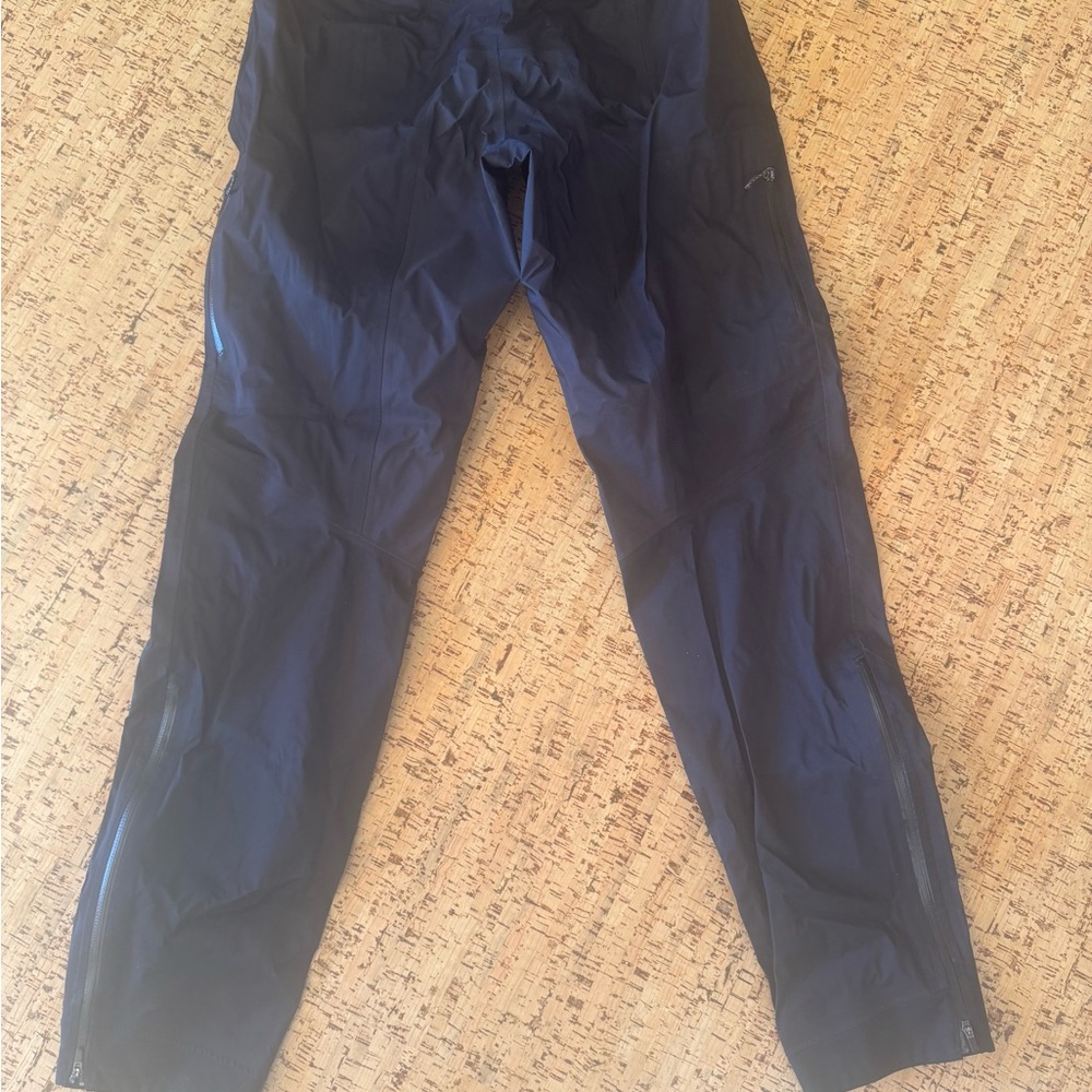 PATAGONIA WOMEN’S DIRT ROAMER STORM BIKE PANTS